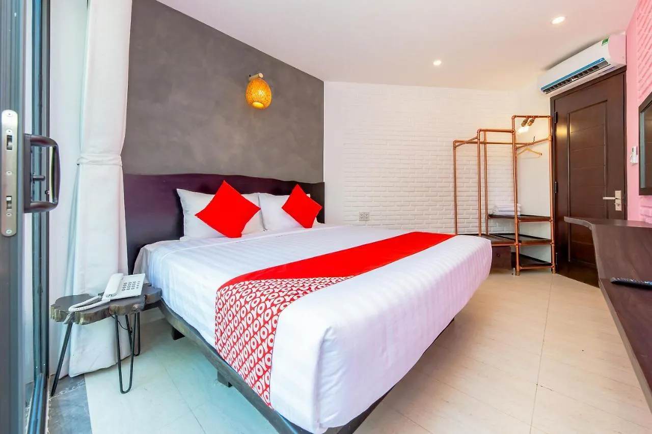 Oyo 426 Klaus Resort Нячанг Отель