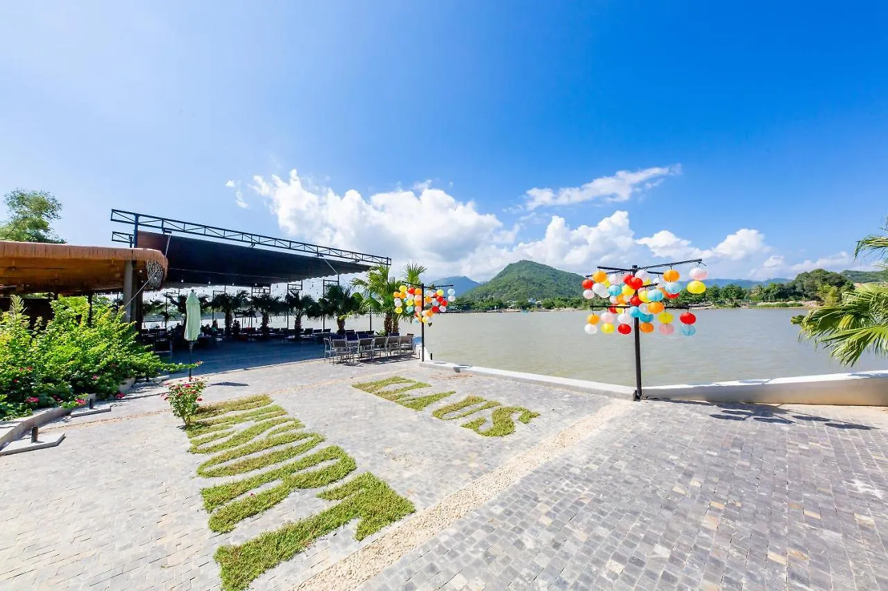Oyo 426 Klaus Resort Нячанг 3*,  Вьетнам