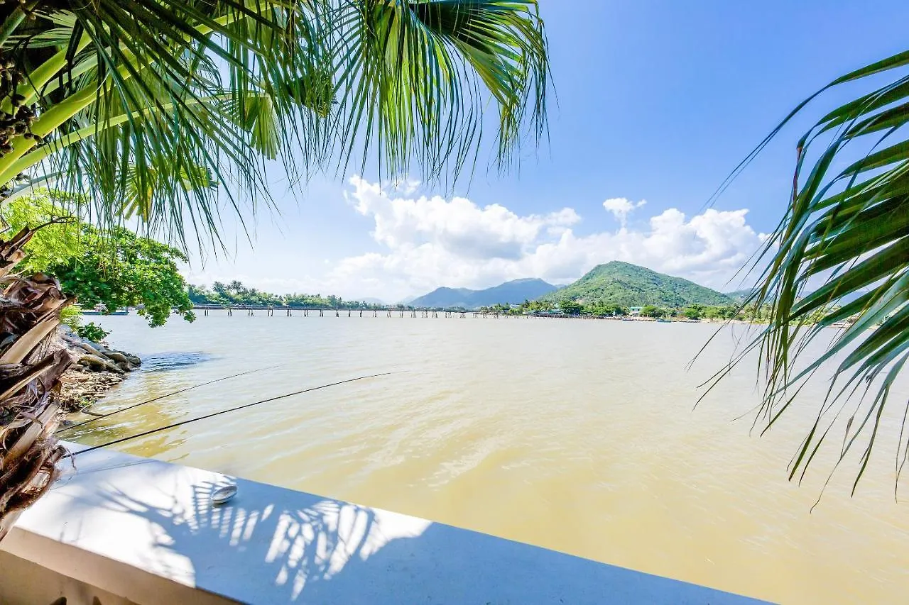 Отель Oyo 426 Klaus Resort Нячанг