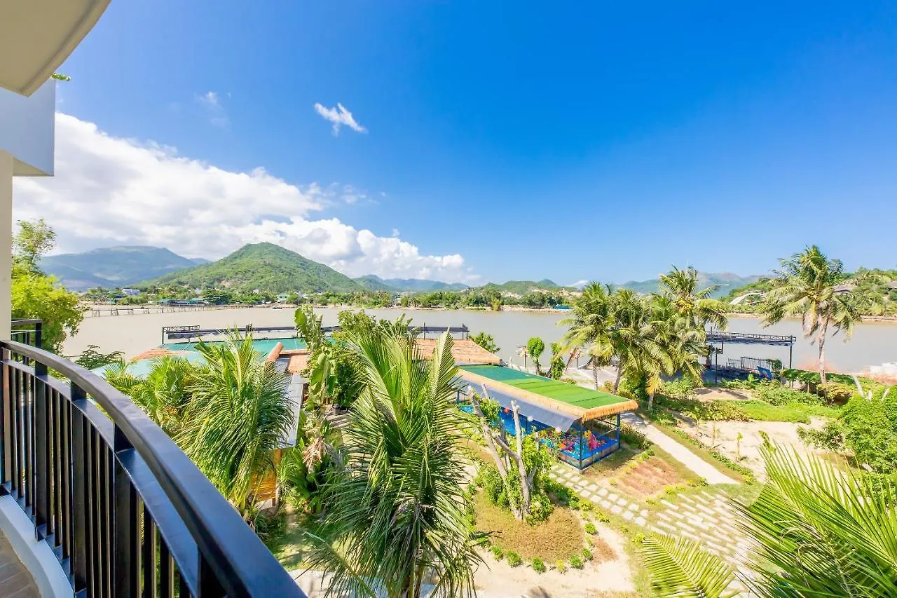Oyo 426 Klaus Resort Nha Trang Hotel